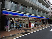 ローソン 都立家政駅北店（119m）