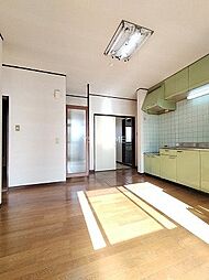 コーポさつきII 2階2LDKのリビング/ダイニング