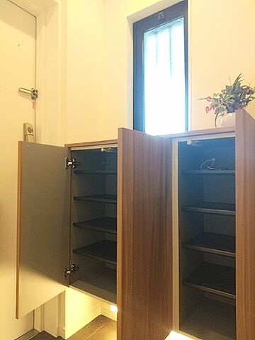 玄関 マートルコート調布第2 5階/-