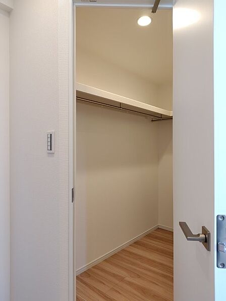 収納も大容量でお部屋をすっきりお使いいただけます。