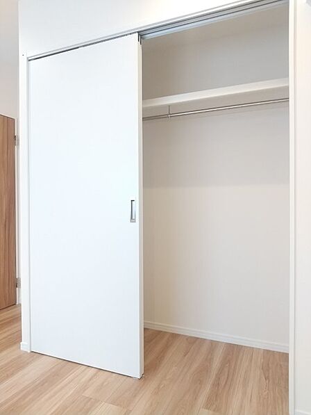収納も大容量でお部屋をすっきりお使いいただけます。