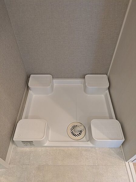 うれしい室内洗濯機置場です！室内洗濯機置場と浴室乾燥機で洗濯するたびに外に出る必要なし！ 