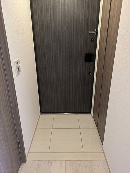 落ち着いた雰囲気の玄関は大切なお客様を迎えるのに最適です。 