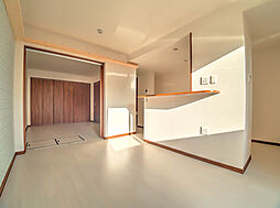 阪急神戸本線 春日野道駅 徒歩9分の賃貸アパート 3階1LDKのリビング/ダイニング