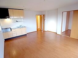 阪急伊丹線 新伊丹駅 徒歩5分の賃貸マンション 2階2LDKのリビング/ダイニング