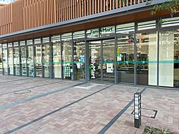 【コンビニエンスストア】ファミリーマート　HARUMI　FLAG店まで139ｍ