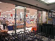 阪急オアシス池田店 567m