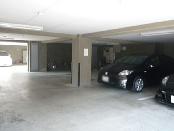 画像7:駐車場