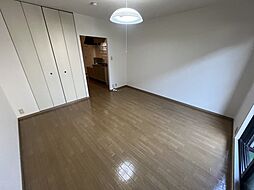 ジュネス離宮 201 2階ワンルームのリビング/ダイニング