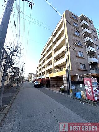 落ち着いた街並...