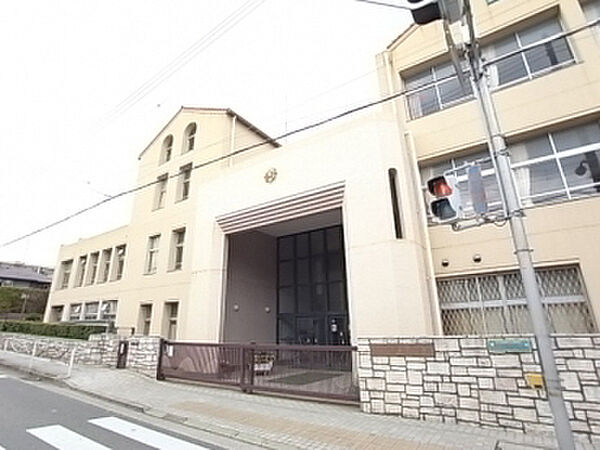 画像20:西須磨小学校（374m）
