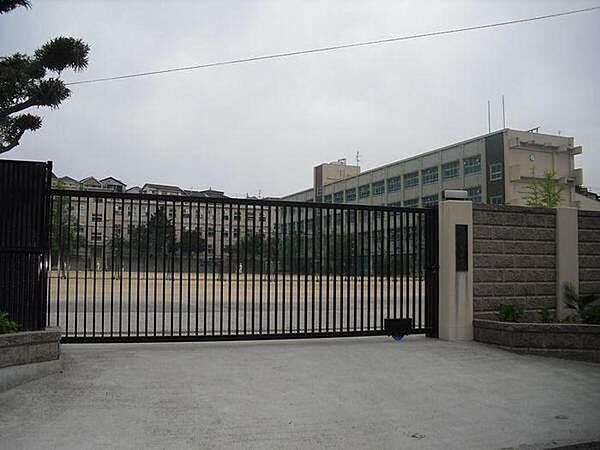 画像24:神戸市立西代中学校（393m）