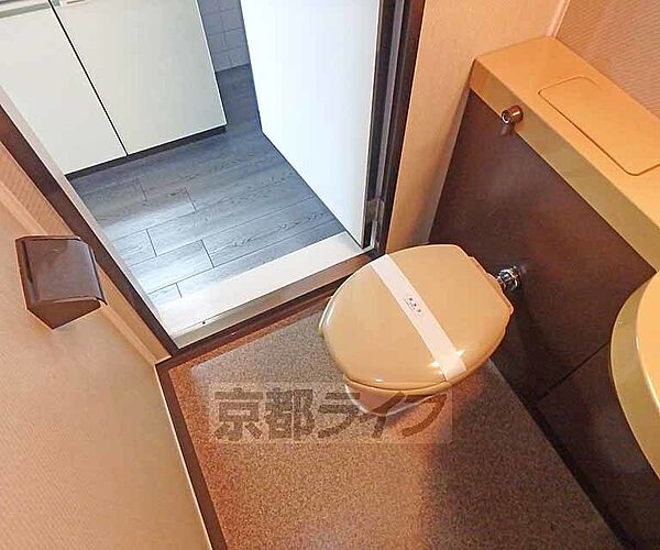 画像13:ユニットバス内のトイレです。