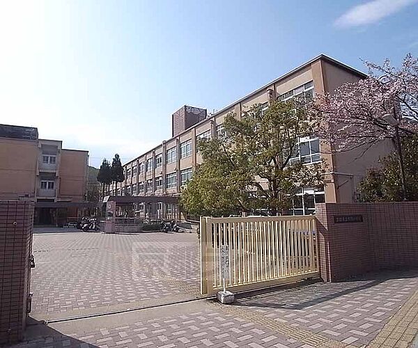 画像7:明徳小学校まで456m 岩倉駅近くの小学校です。
