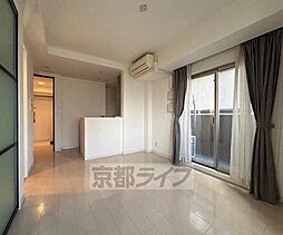 ダイナシティ二条城前 303 3階1LDKのリビング/ダイニング