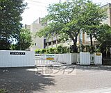 唐崎中学校まで584m