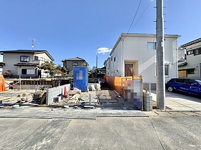 外観：同じグレードで建てられた最寄りの完成物件を、参考にご覧になれます。 