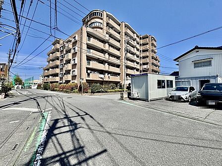 武里駅徒歩7分の近さ。 忙しい朝が助かる立地、 暮らしにゆとりが生まれます。