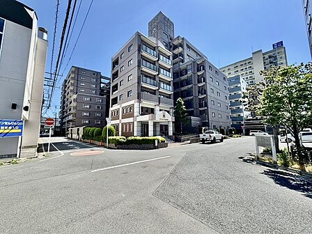 せんげん台駅徒歩3分の近さ。 忙しい朝が助かる立地、 暮らしにゆとりが生まれます。