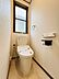 トイレ：新しくお住まいになる方のことを考えて、トイレも新品に交換しました。 
