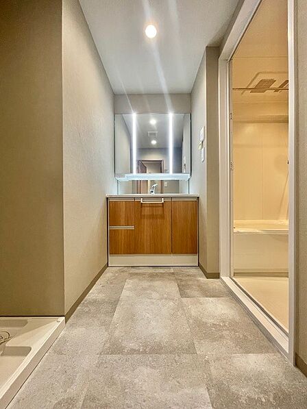 マンションならではの上質な洗面空間が、ゆとりの時間を演出。