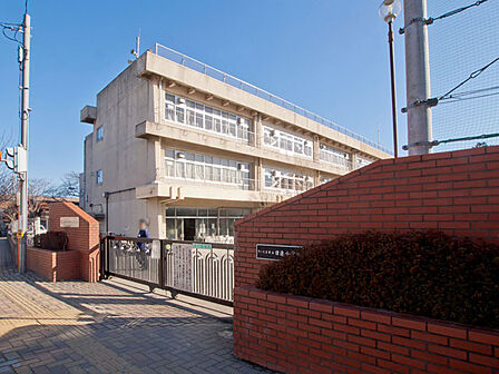 さいたま市立日進小学校（810m）