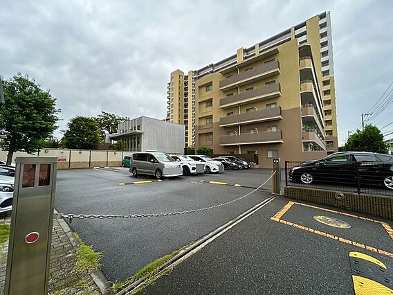 駐車場。
