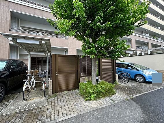 駐輪場。