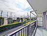 外観：マンション一階部分の特権である庭付き住戸。戸建のような使用感で居住できます。 