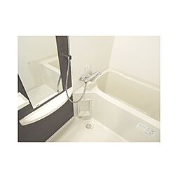 1日の疲れを癒やすバスルームです♪