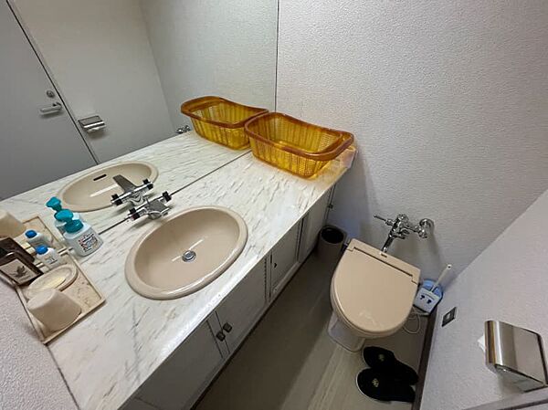 トイレを拡大表示