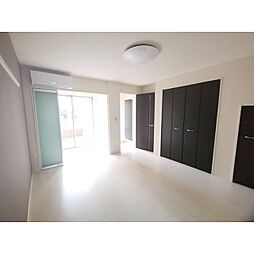 シルクＩＩ 101 1階1Kのリビング/ダイニング