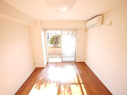 クィーンズタウン 3階1Kのリビング/ダイニング