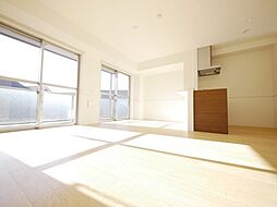 ジエレガンス城山 2階1LDKのリビング/ダイニング