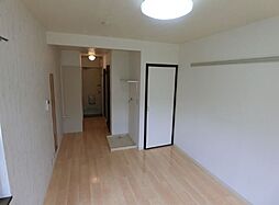 アーバンハイム 203 2階1Kのリビング/ダイニング