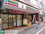 セブンイレブン新宿5丁目靖国通り店 徒歩6分。コンビニ 440m