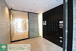 8 / 15