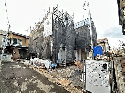 外観：新規分譲地につき現在建築中です！ 完成が楽しみですね！ 同仕様の完成現場をご案内出来ますので、お気軽にお問い合わせください！ 