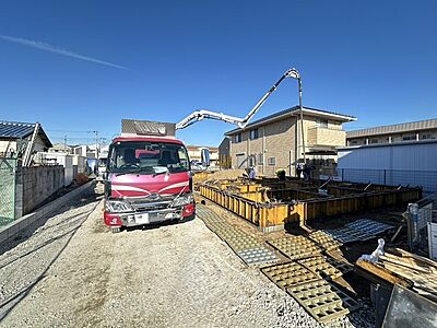 外観：新規分譲地につき現在建築中です！ 完成が楽しみですね！ 同仕様の完成現場をご案内出来ますので、お気軽にお問い合わせください！ 