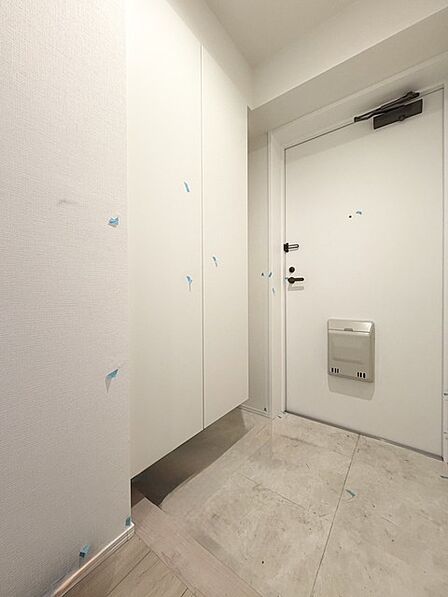 大型の下駄箱収納でお気に入りの靴もたっぷり収納できますね!