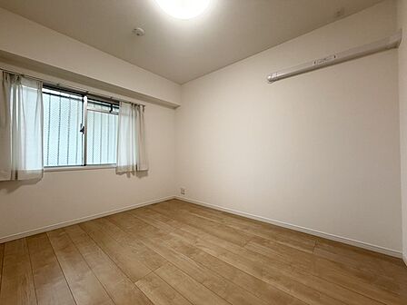 寝室は明るい空間となっています!子供部屋にも良さそうですね!