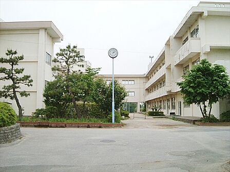 宮本中学校(1440m)