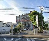 大阪府高槻警察署 601m
