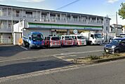ファミリーマート高槻岡本町店 30m