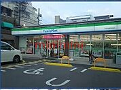 ファミリーマート茨木中総持寺町店 442m