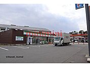 ファミリーマート茨木西河原店 278m
