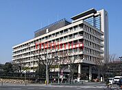 高槻市役所 2586m