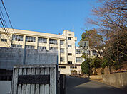 柏原市立堅下北中学校(中学校)まで1092m