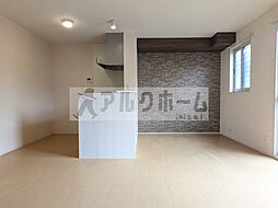 フローレスサクラ 1階2LDKのリビング/ダイニング