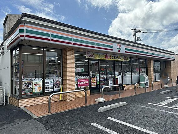 セブン-イレブ...